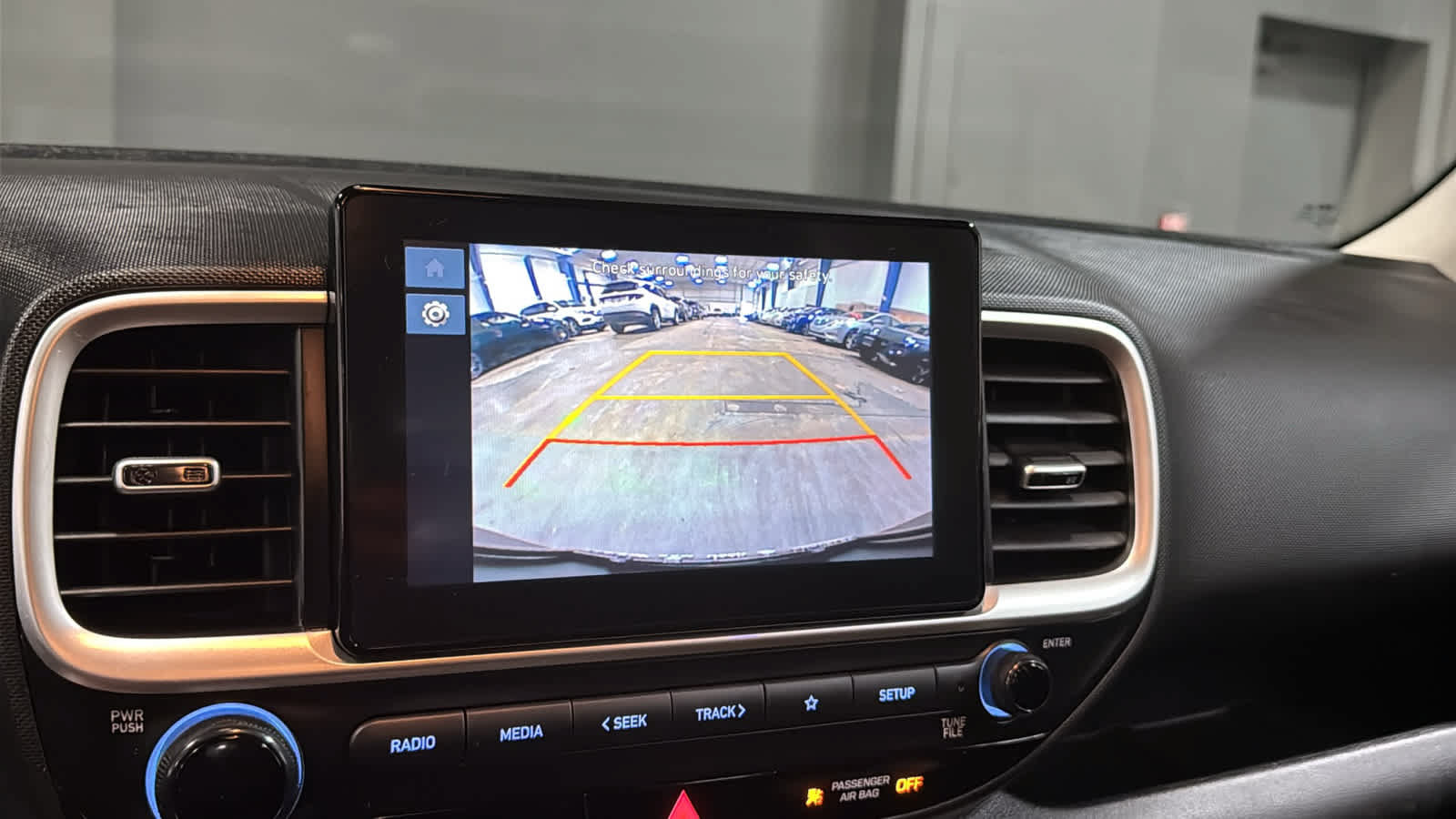 Used 2023 Hyundai Venue SE FWD image 16