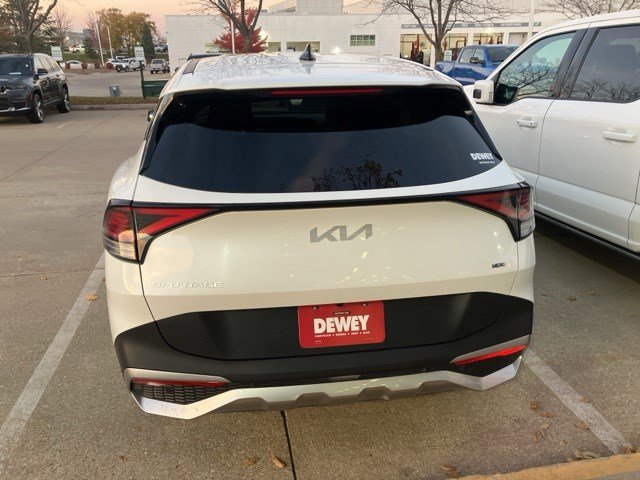 Used 2024 Kia Sportage LX image 7