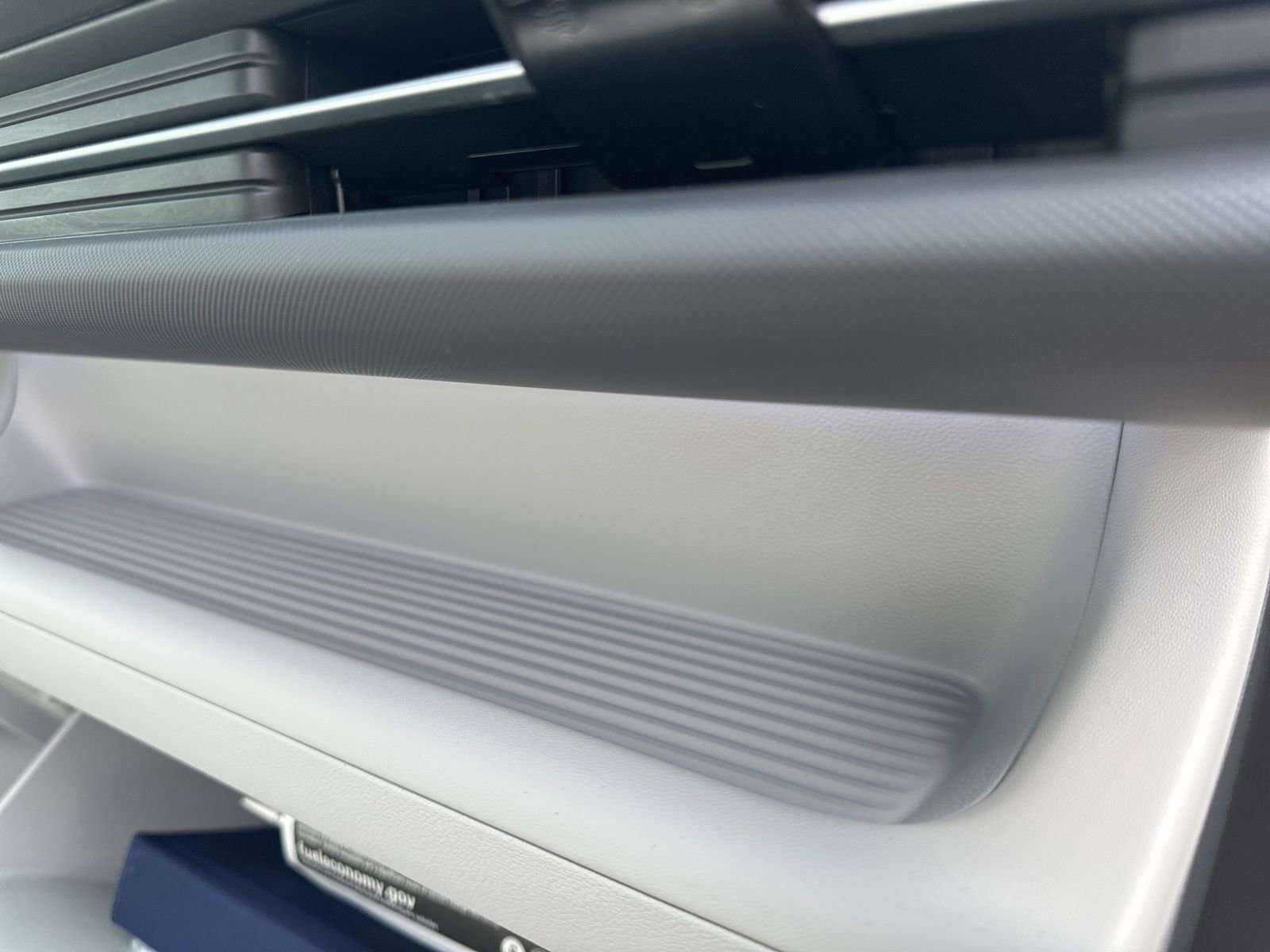 Used 2025 Hyundai Kona Limited image 33