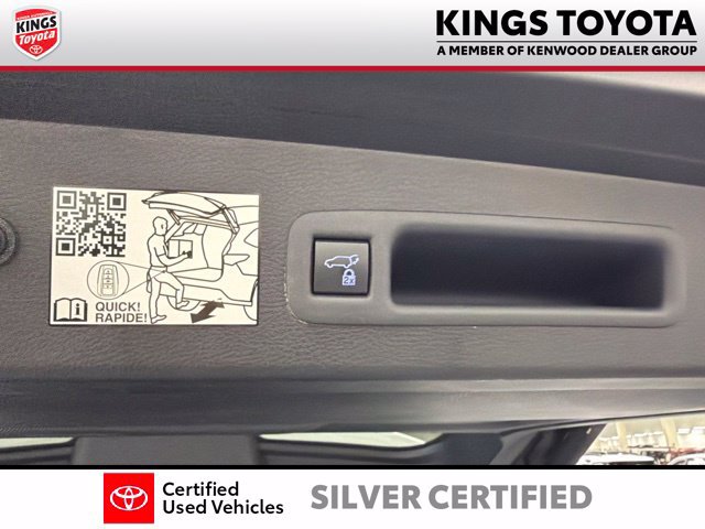 Used 2022 Toyota Sienna Platinum FWD image 18