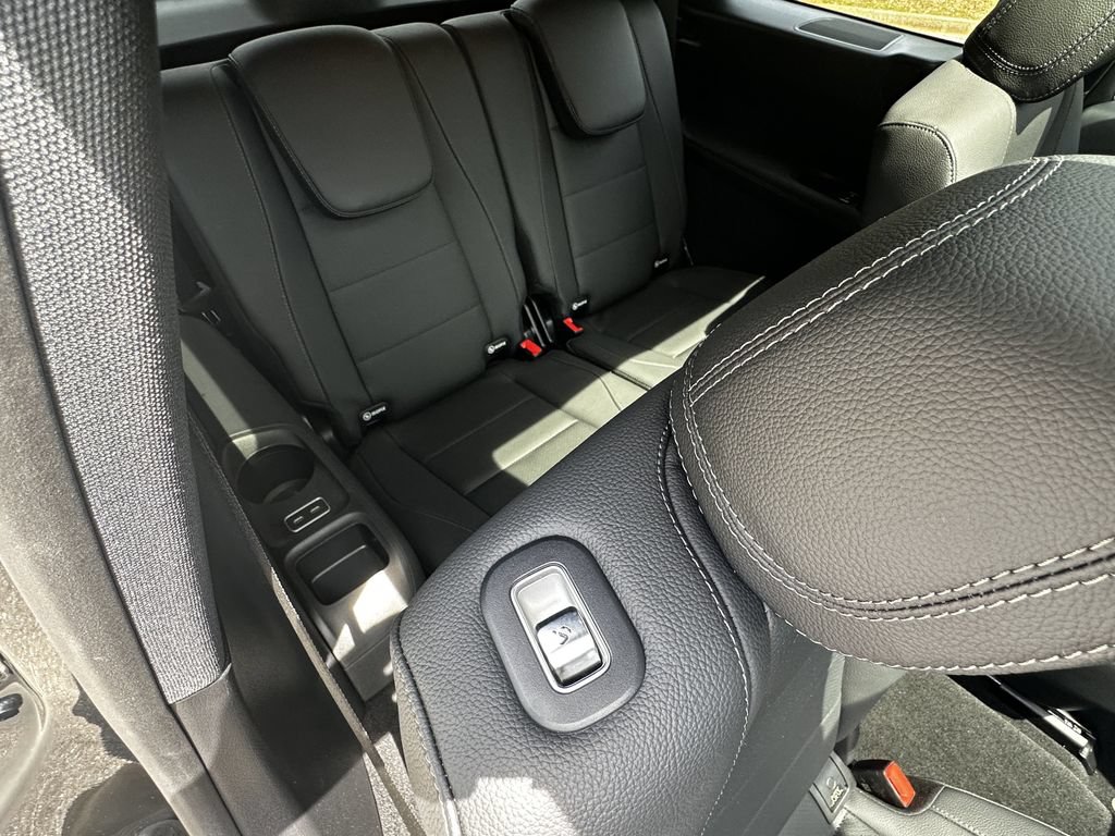 Certified 2025 Mercedes-Benz GLS 450 4MATIC image 19