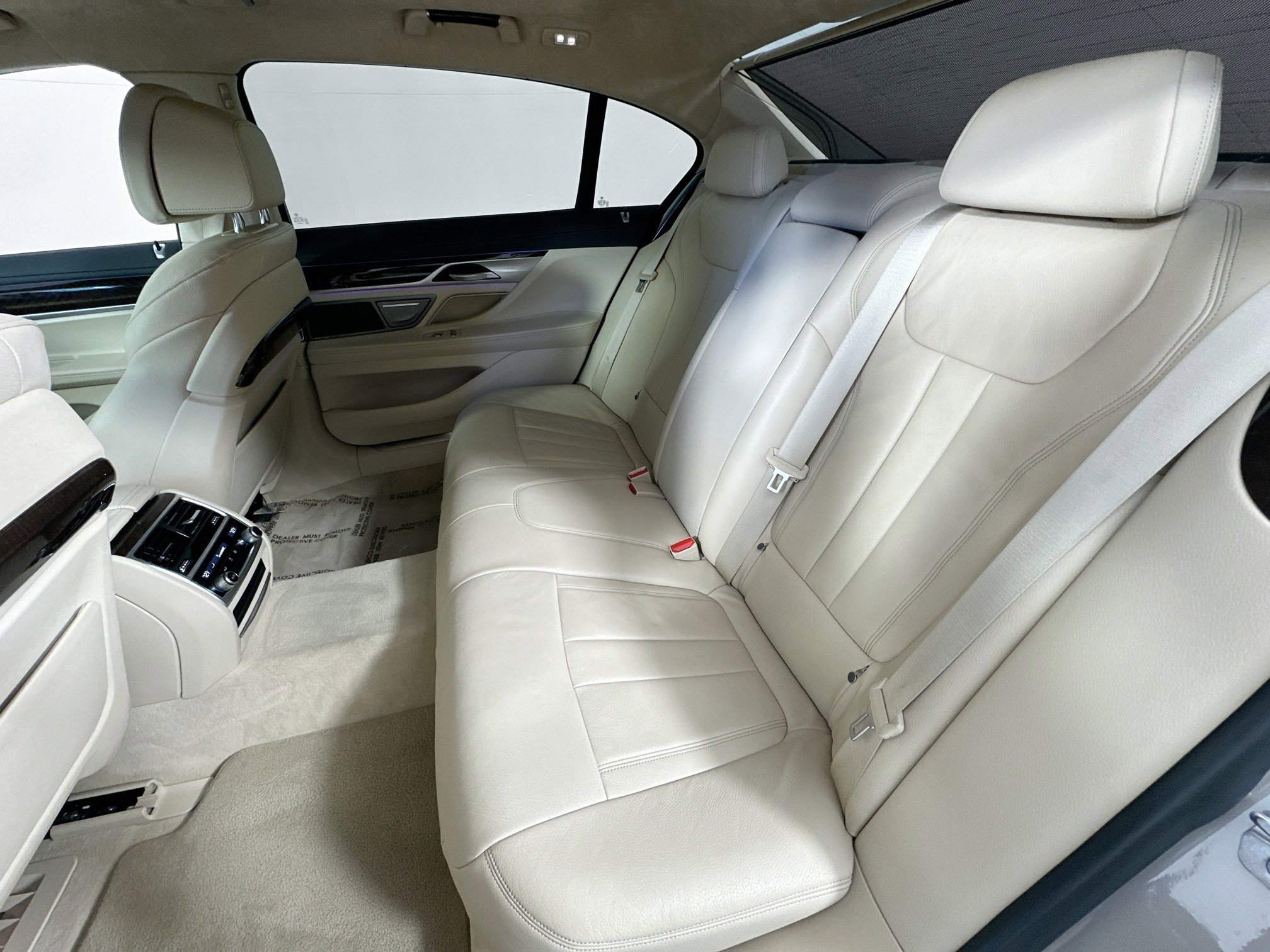 Used 2022 BMW 740i w/ Interior Design Package image 26