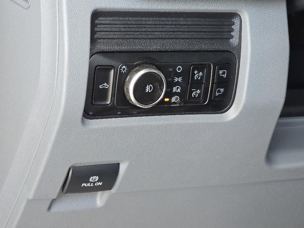 New 2025 Ford F550 4x4 Regular Cab Super Duty image 5