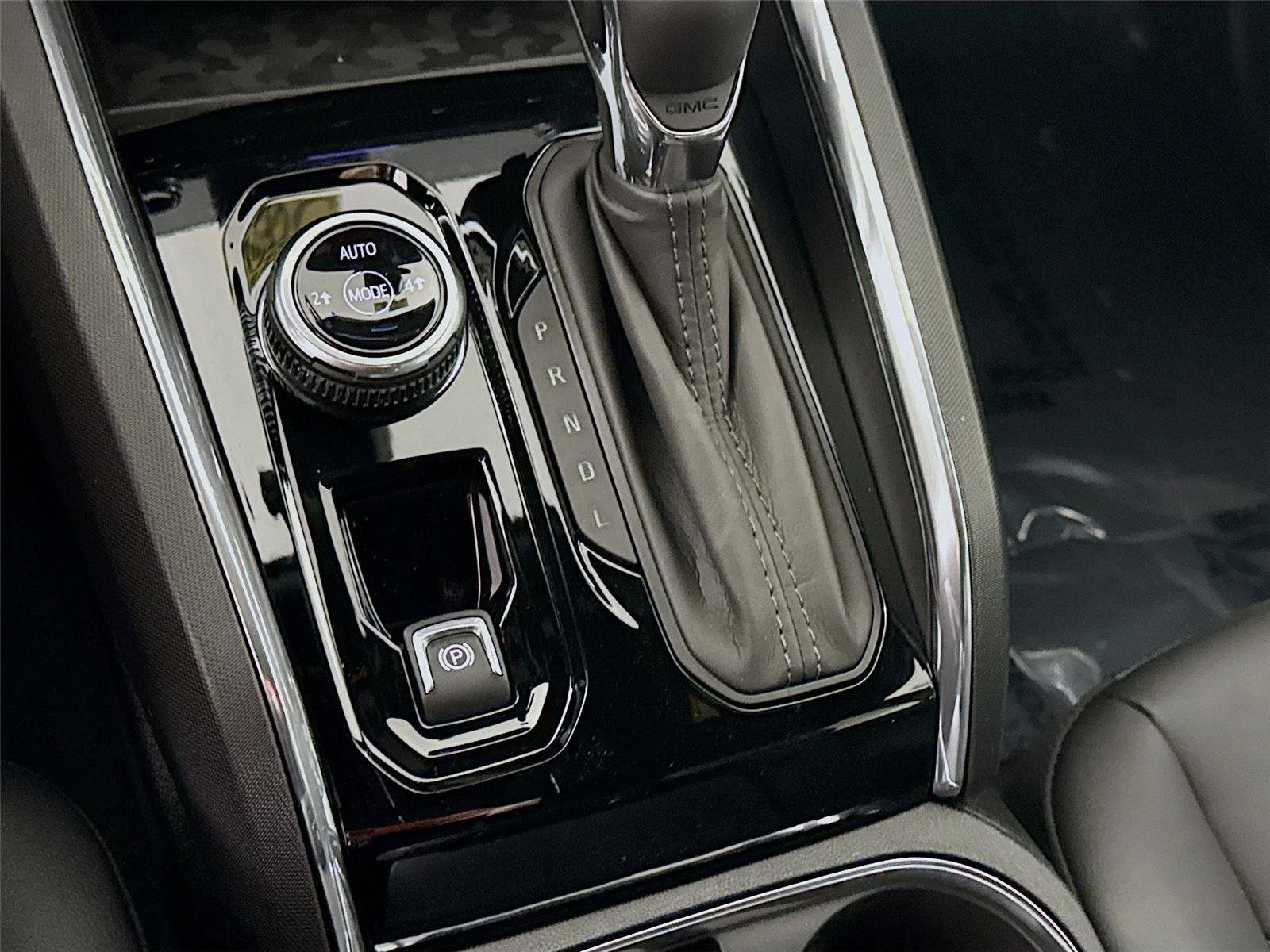 New 2026 GMC Canyon Elevation w/ Convenience Package image 12