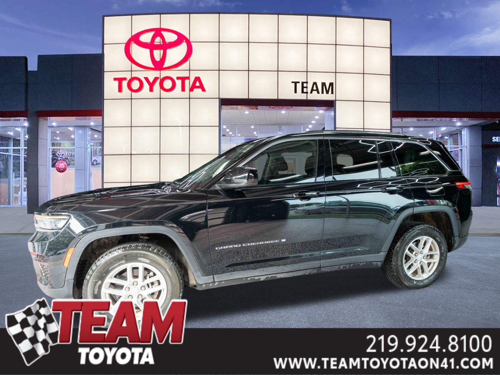 Used 2023 Jeep Grand Cherokee Laredo w/ Luxury Tech Group I