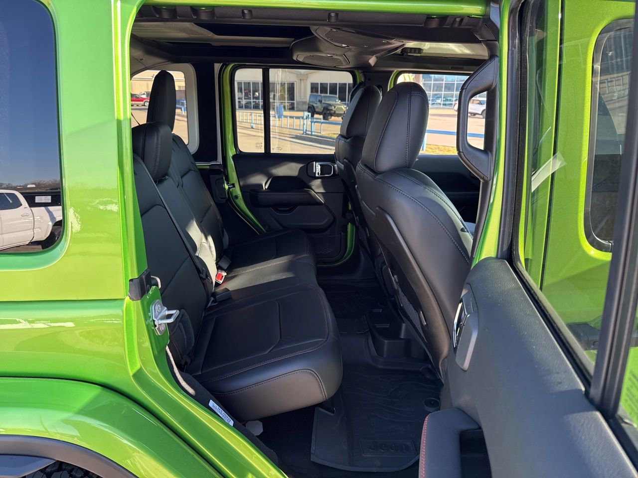 Used 2025 Jeep Wrangler Unlimited Rubicon image 12