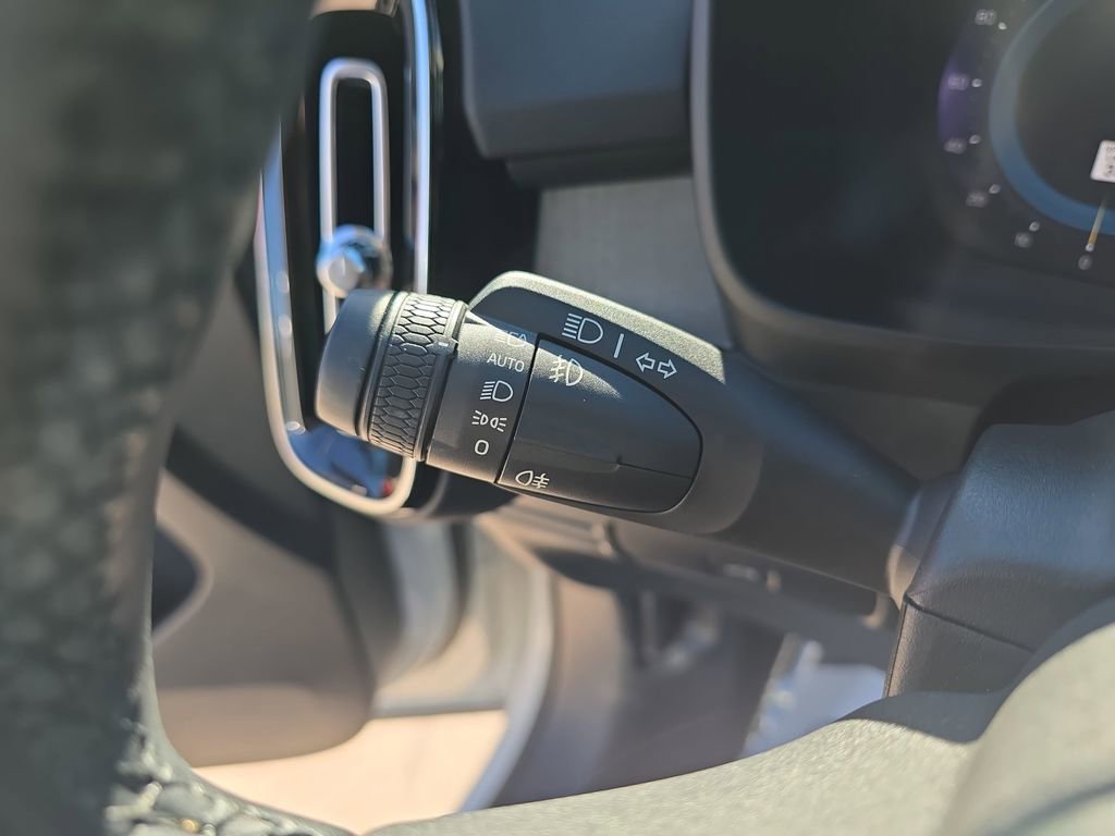 Used 2023 Volvo XC40 B5 Plus w/ Driver Assist Package image 31
