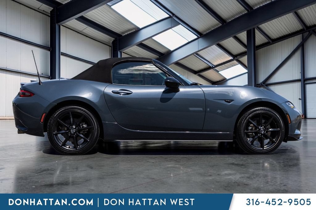 Used 2021 MAZDA MX-5 Miata Club RWD image 24