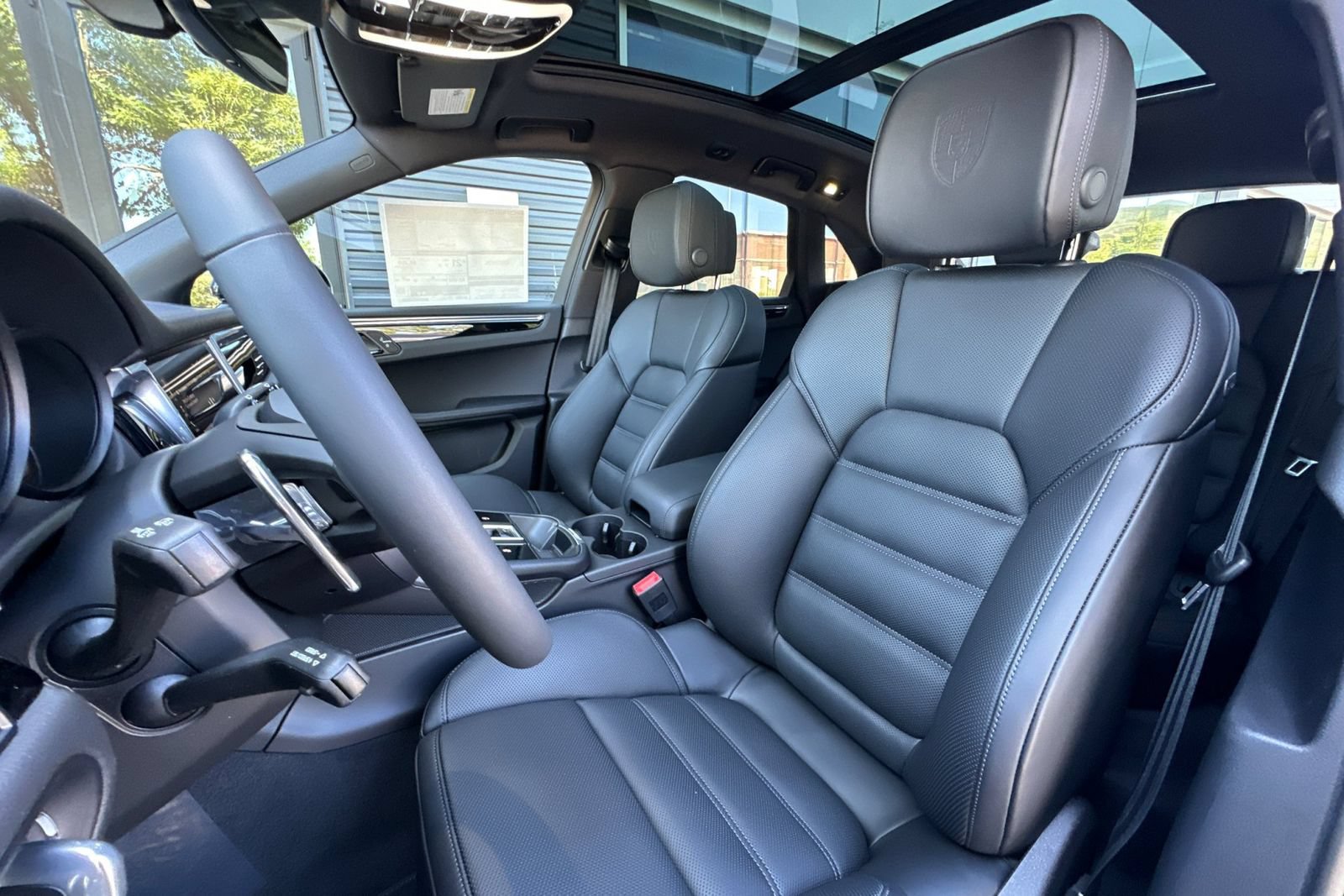 New 2026 Porsche Macan AWD/4WD image 5