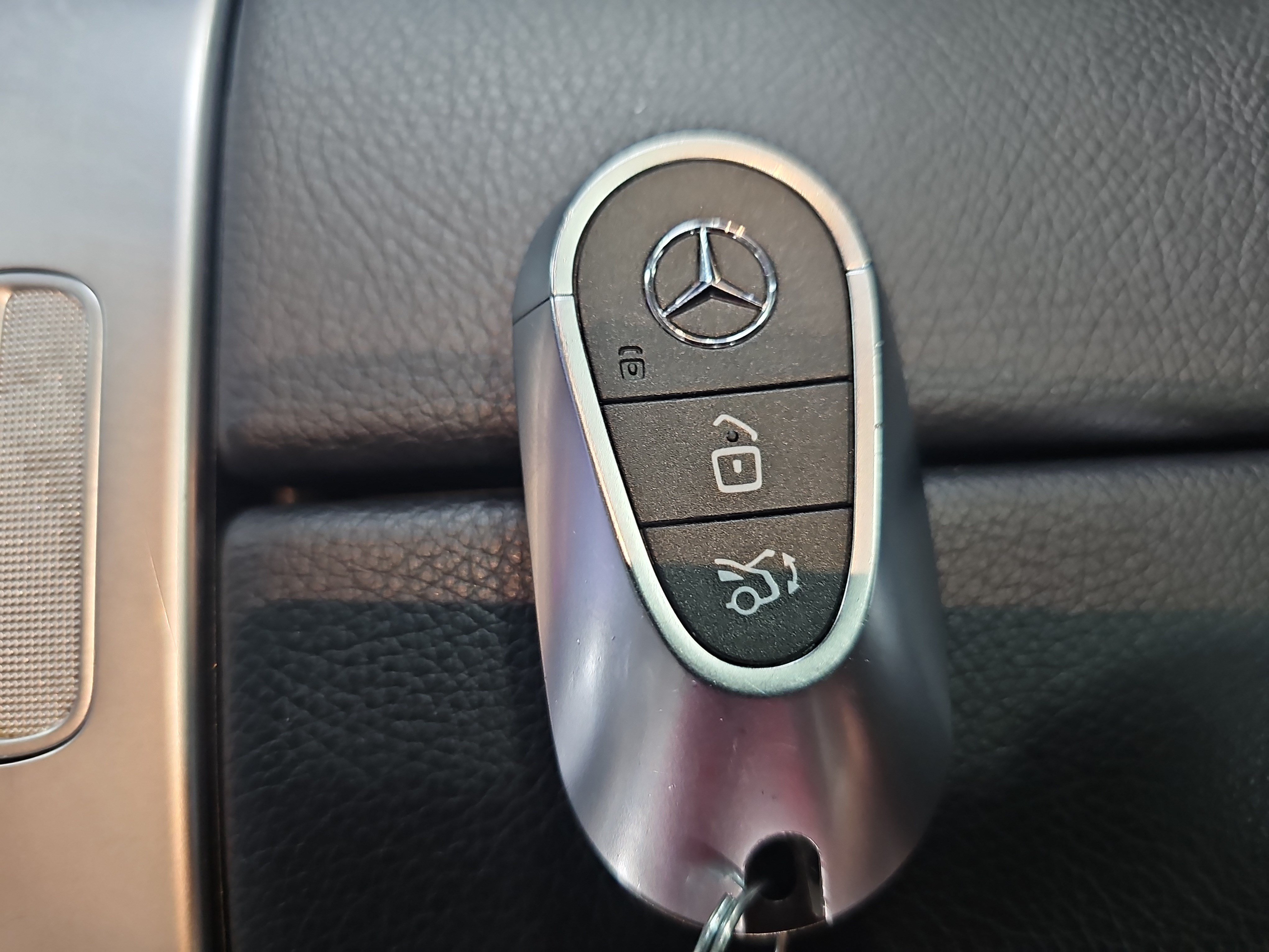 Used 2024 Mercedes-Benz C 300 Sedan image 36
