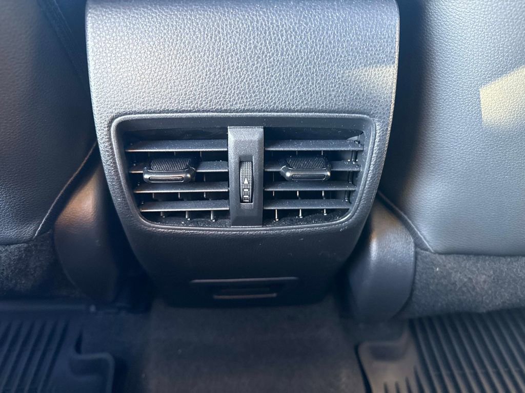 Used 2023 Toyota Corolla Cross XSE image 14