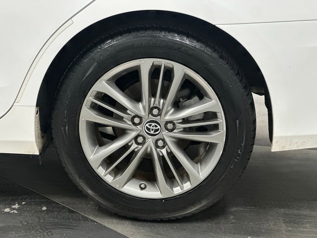 Used 2016 Toyota Camry SE image 19