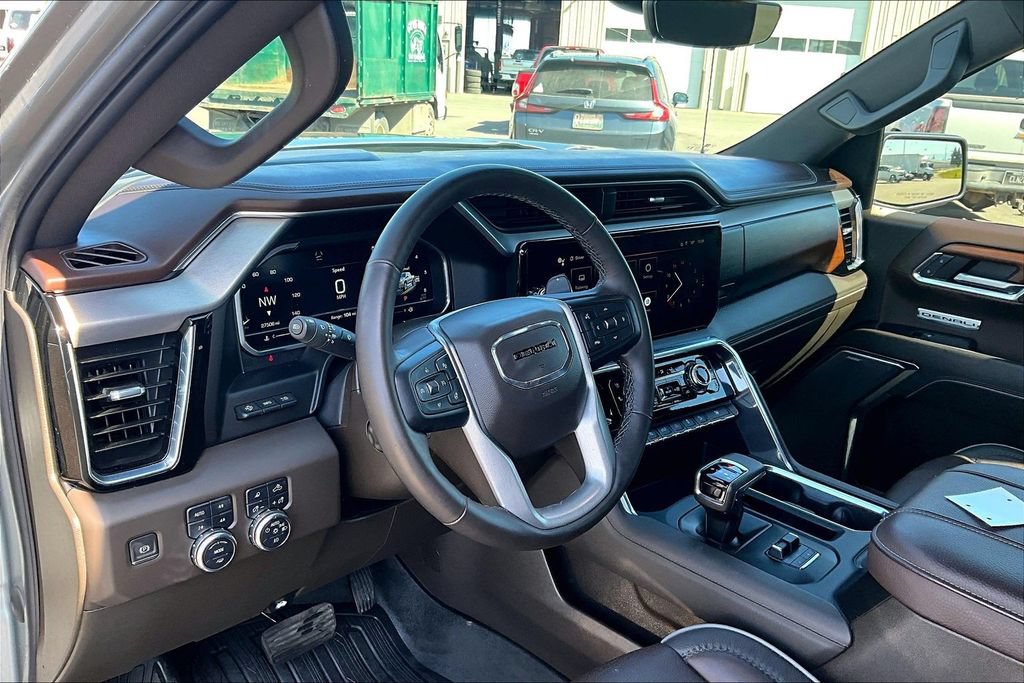 Used 2023 GMC Sierra 1500 Denali w/ Denali Reserve Package AWD/4WD image 14