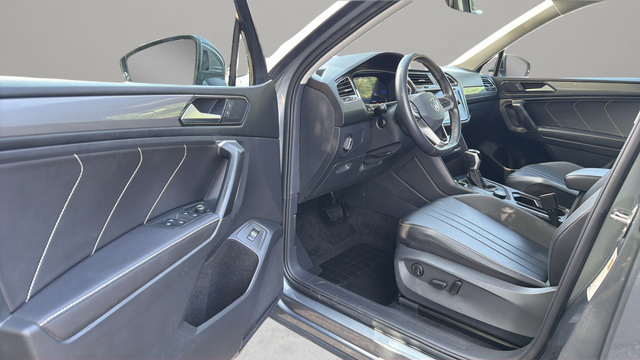 Used 2024 Volkswagen Tiguan SE AWD/4WD image 14