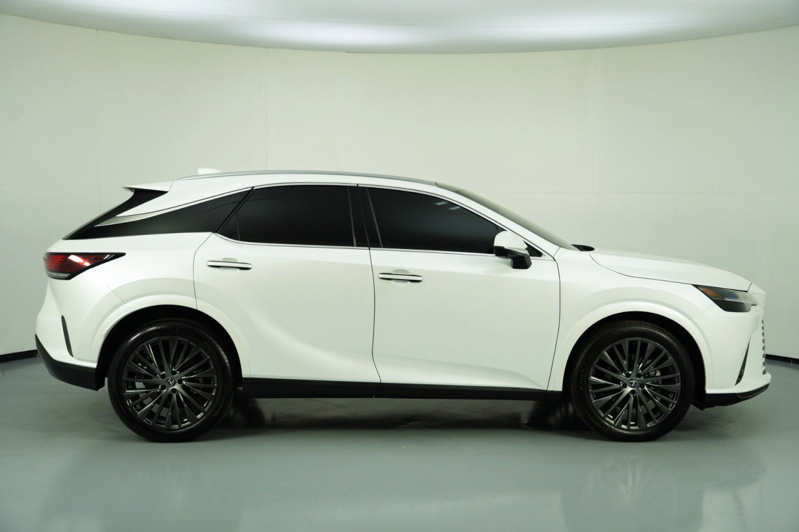 Used 2023 Lexus RX 350 Luxury w/ Cold Area Package image 57