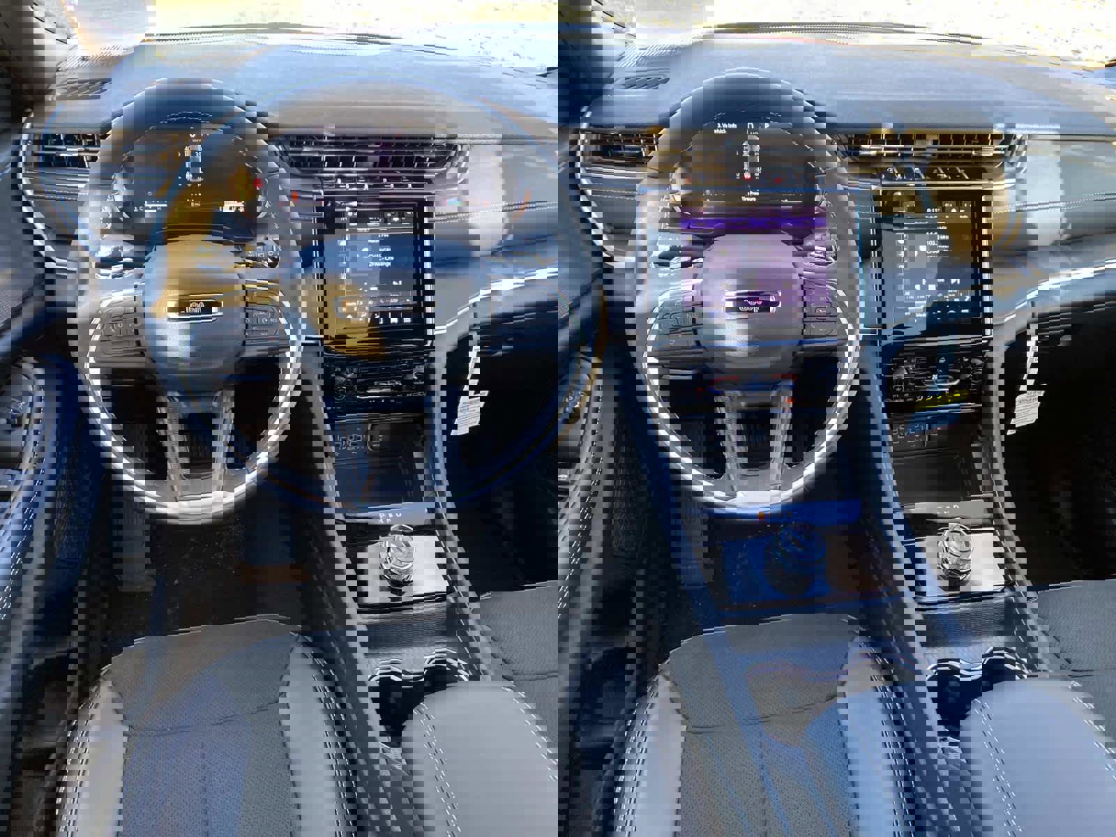 New 2025 Jeep Grand Cherokee Laredo image 10