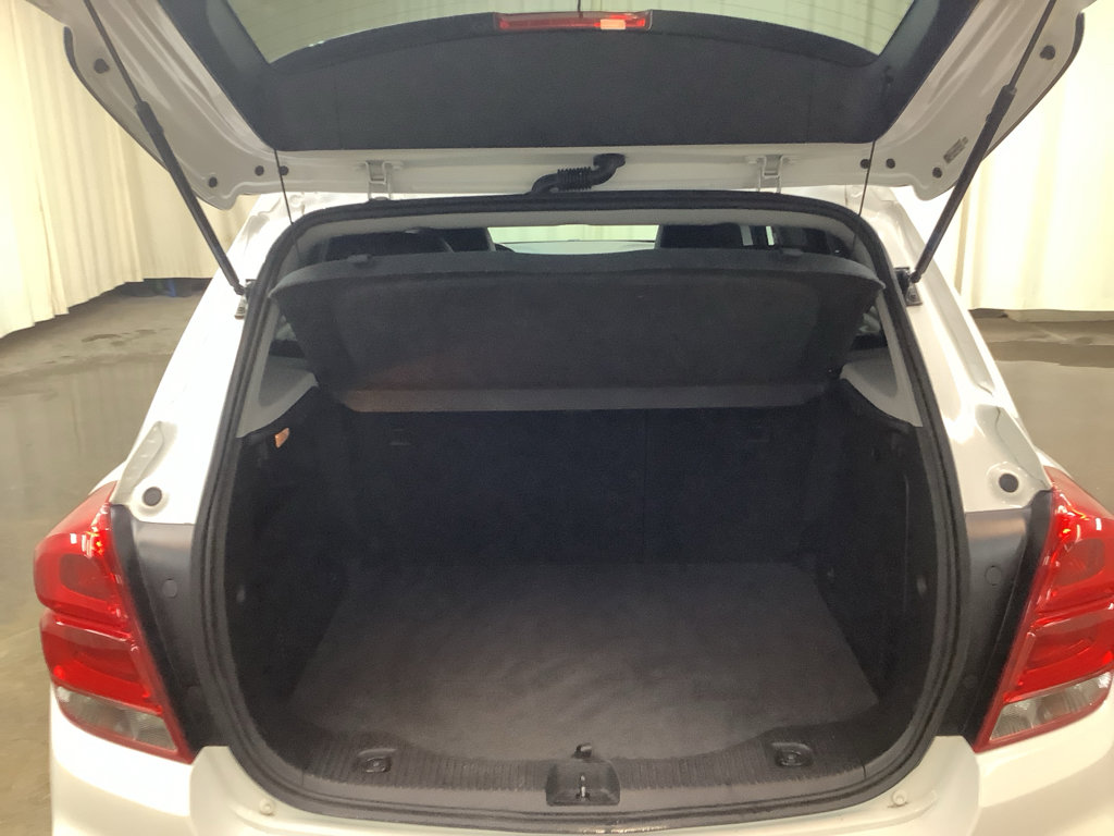 Used 2019 Chevrolet Trax LT w/ LT Convenience Package image 8