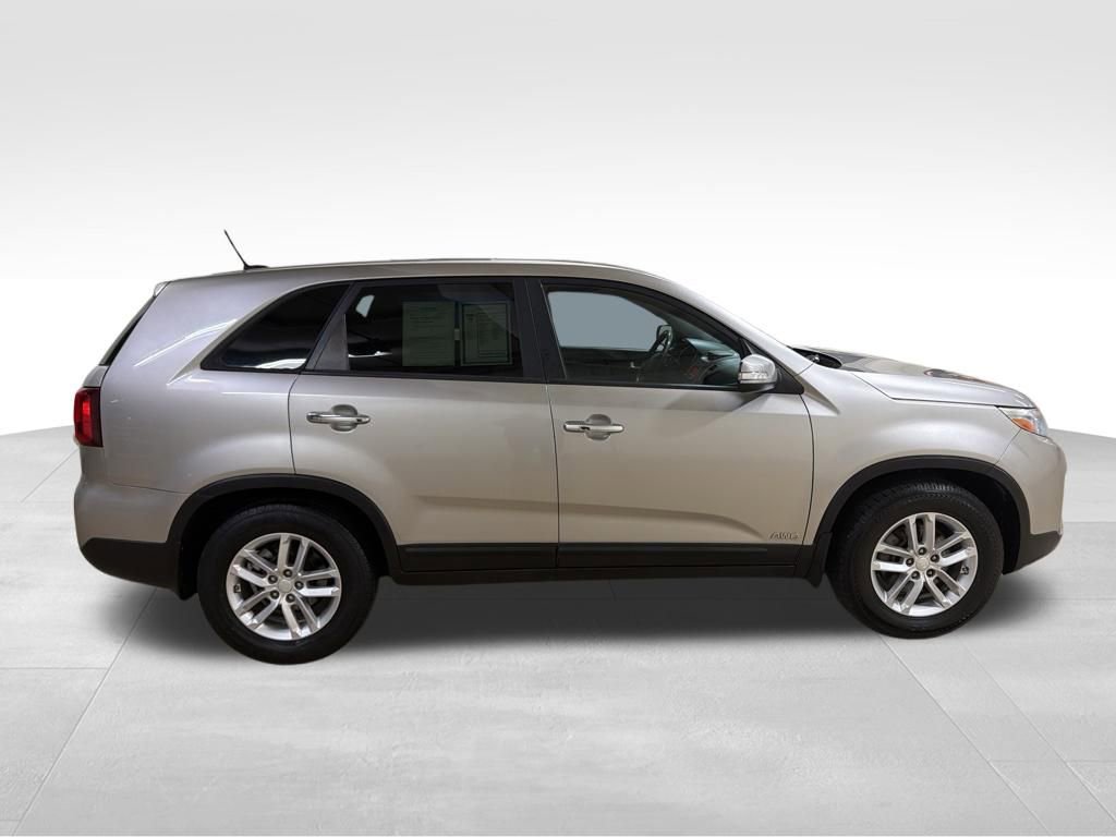 Used 2015 Kia Sorento LX image 8