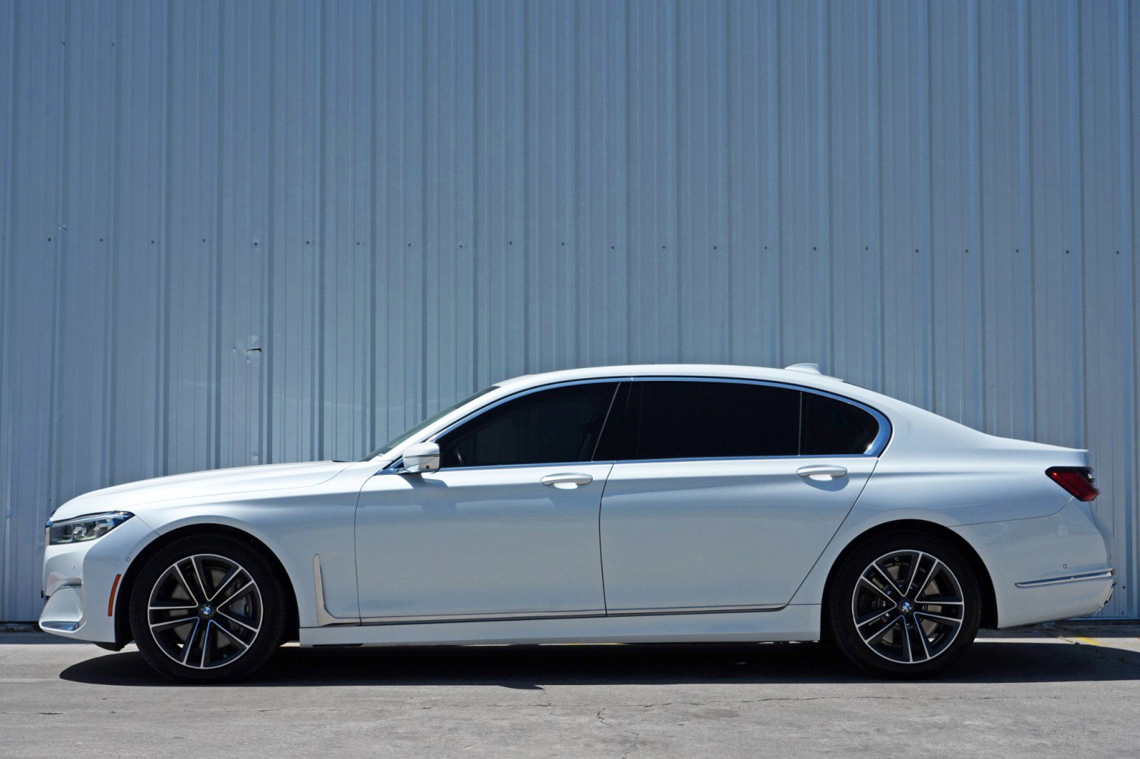 Used 2020 BMW 750i xDrive w/ Executive Package AWD/4WD image 8