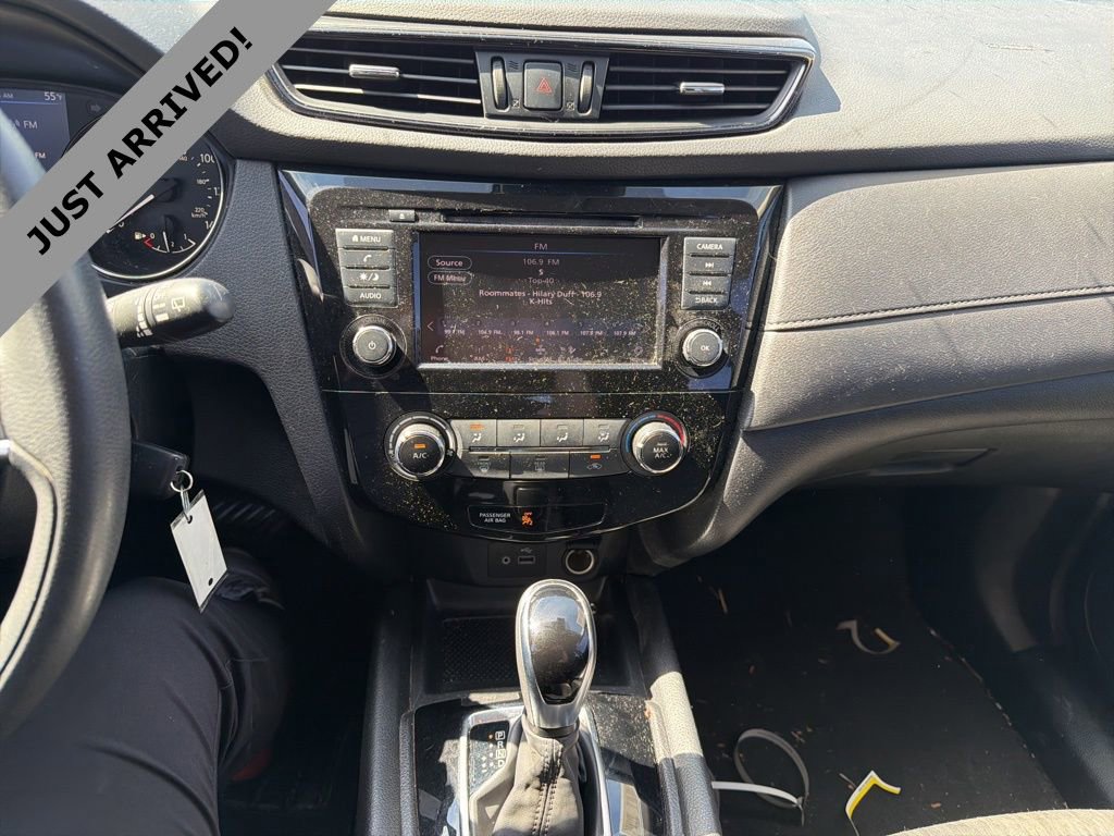 Used 2020 Nissan Rogue S image 14