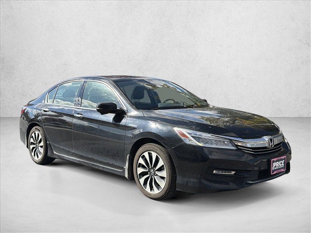 Used 2017 Honda Accord Touring image 3