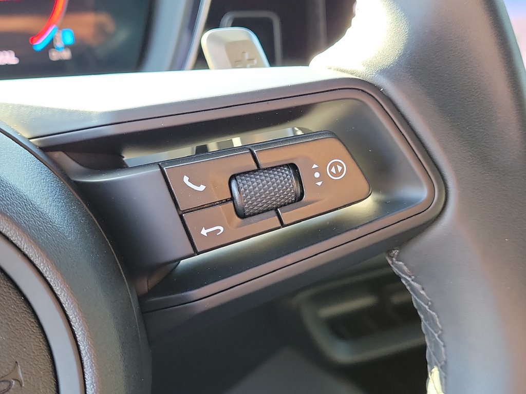 Certified 2026 Porsche Cayenne AWD/4WD image 35