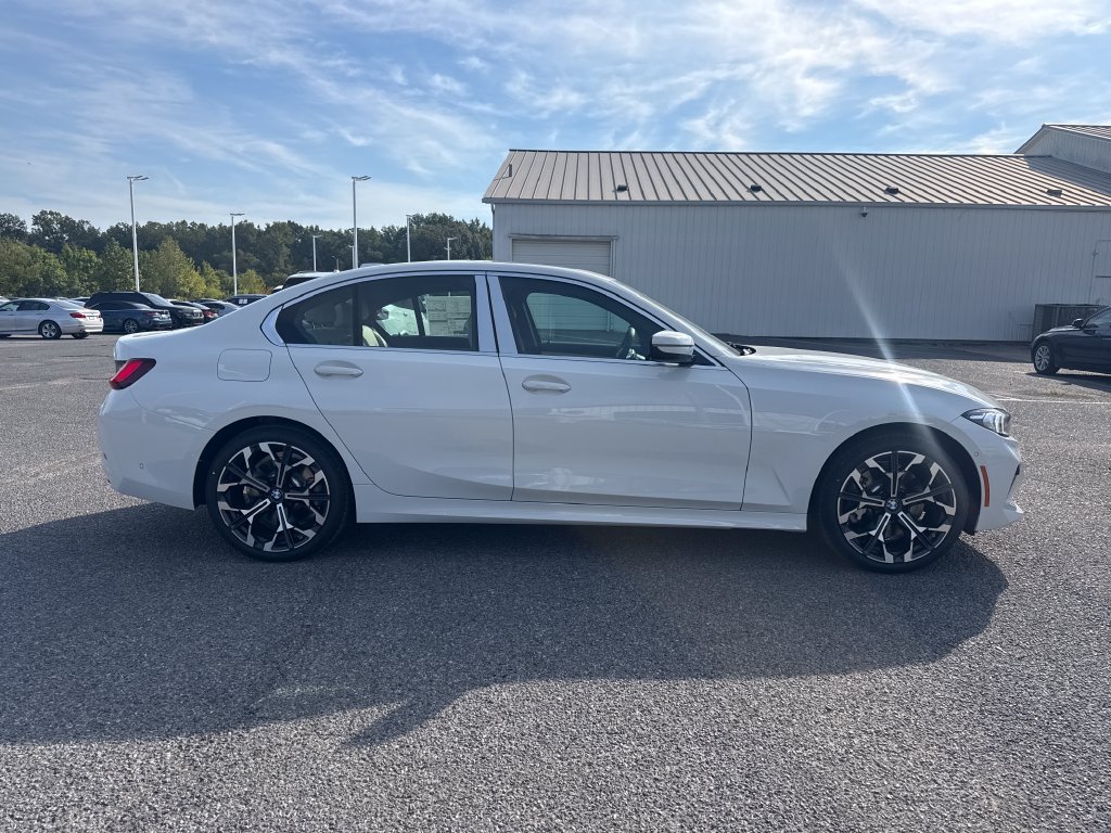 Used 2026 BMW 330i xDrive Sedan w/ Premium Package AWD/4WD image 6