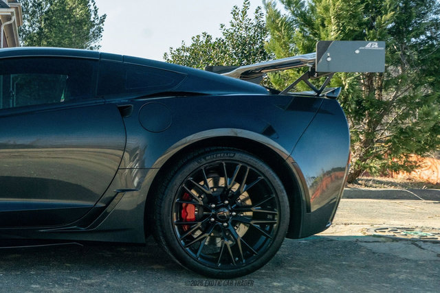 Used 2019 Chevrolet Corvette Z06 RWD image 5