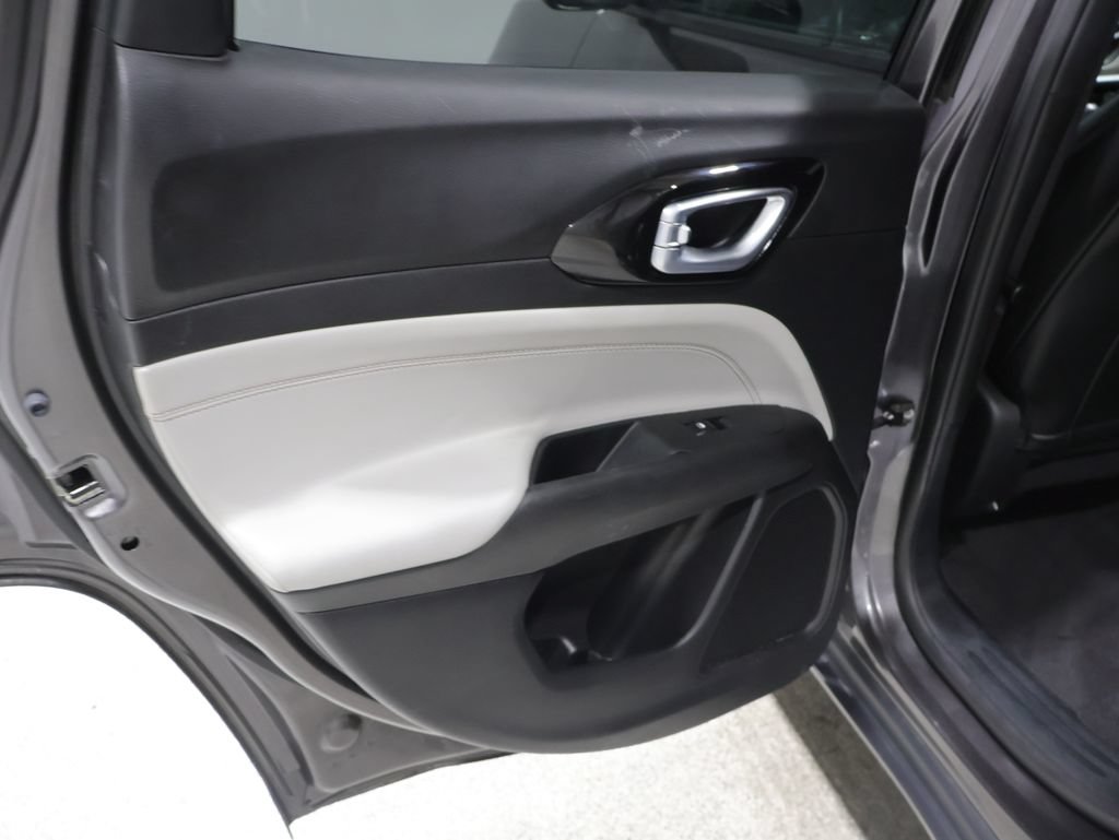 Used 2023 Jeep Compass Limited AWD/4WD image 17