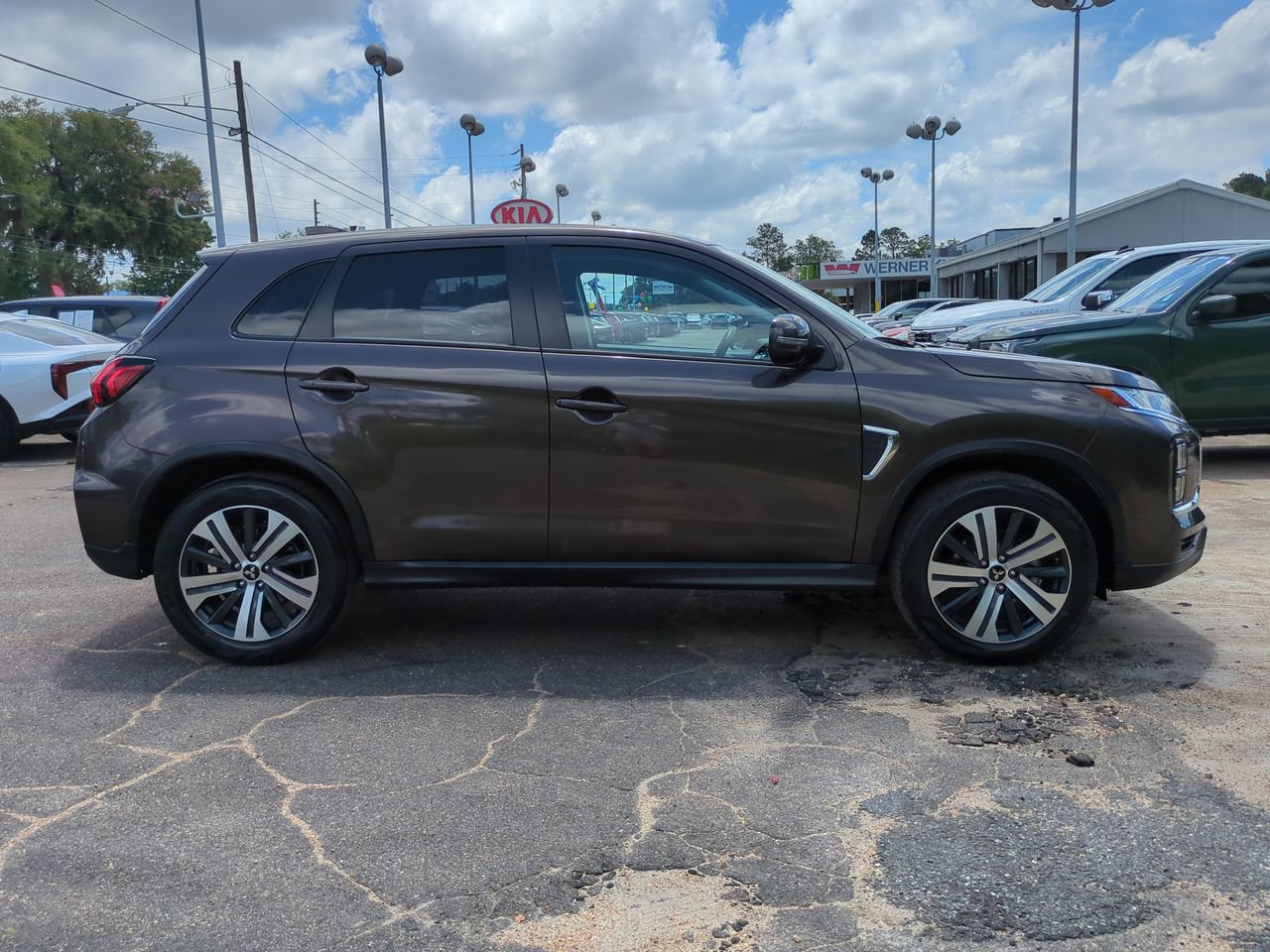 Used 2025 Mitsubishi Outlander Sport SE AWD/4WD image 4