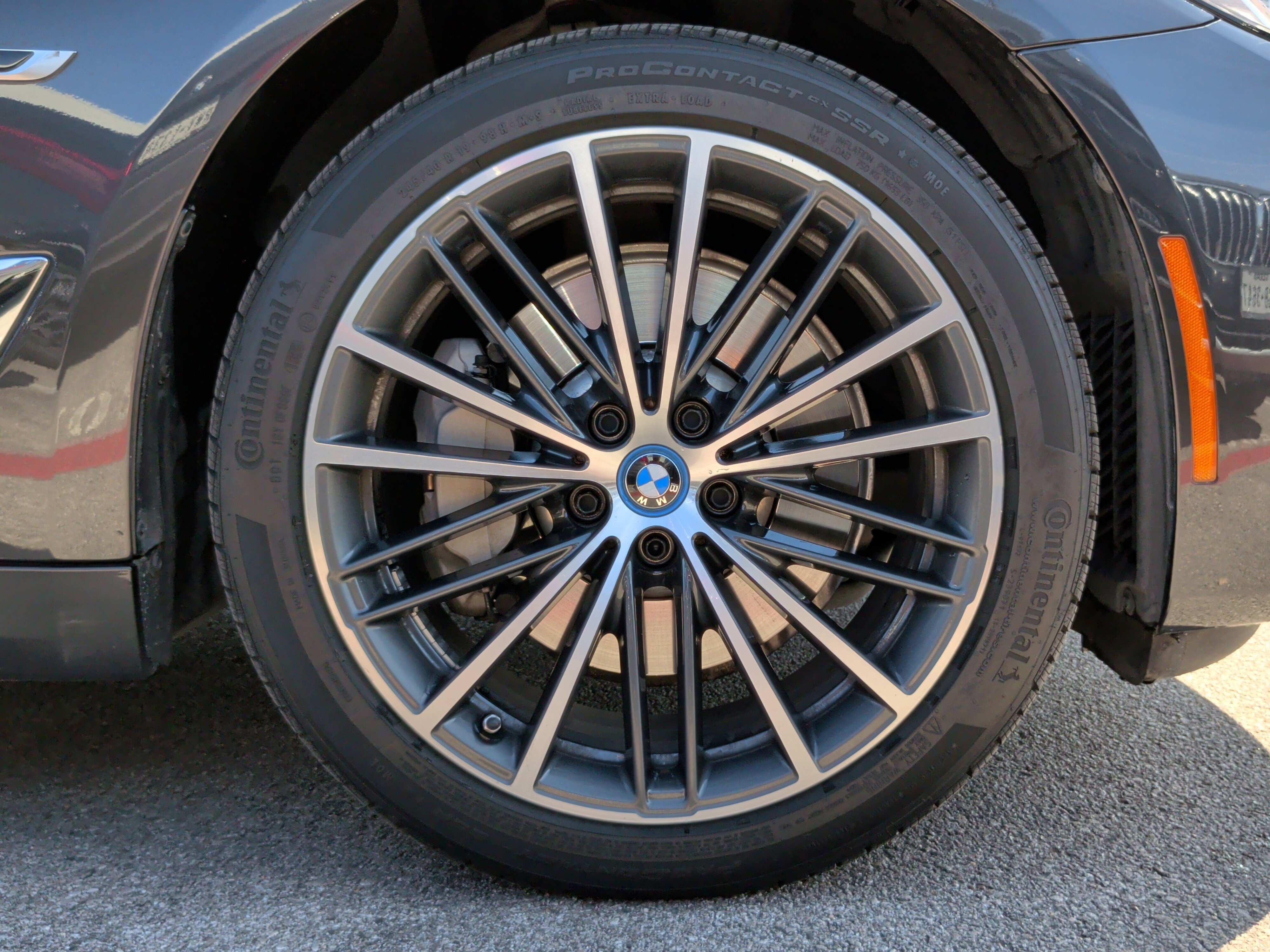 Certified 2023 BMW 530e w/ Premium Package image 14