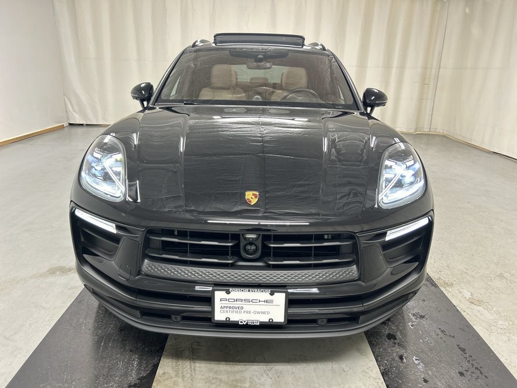 Certified 2026 Porsche Macan AWD/4WD image 3