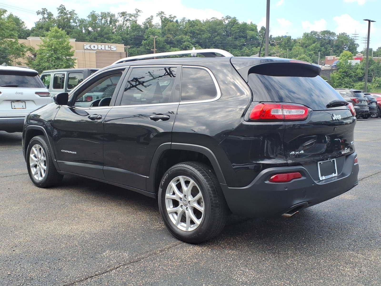 Certified 2016 Jeep Cherokee Latitude w/ Safety/Convenience Group AWD/4WD image 3