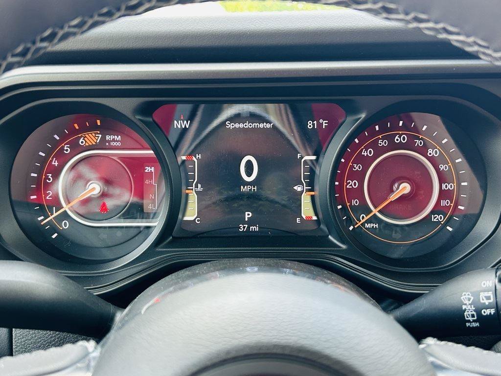 New 2025 Jeep Wrangler Unlimited Sahara AWD/4WD image 16