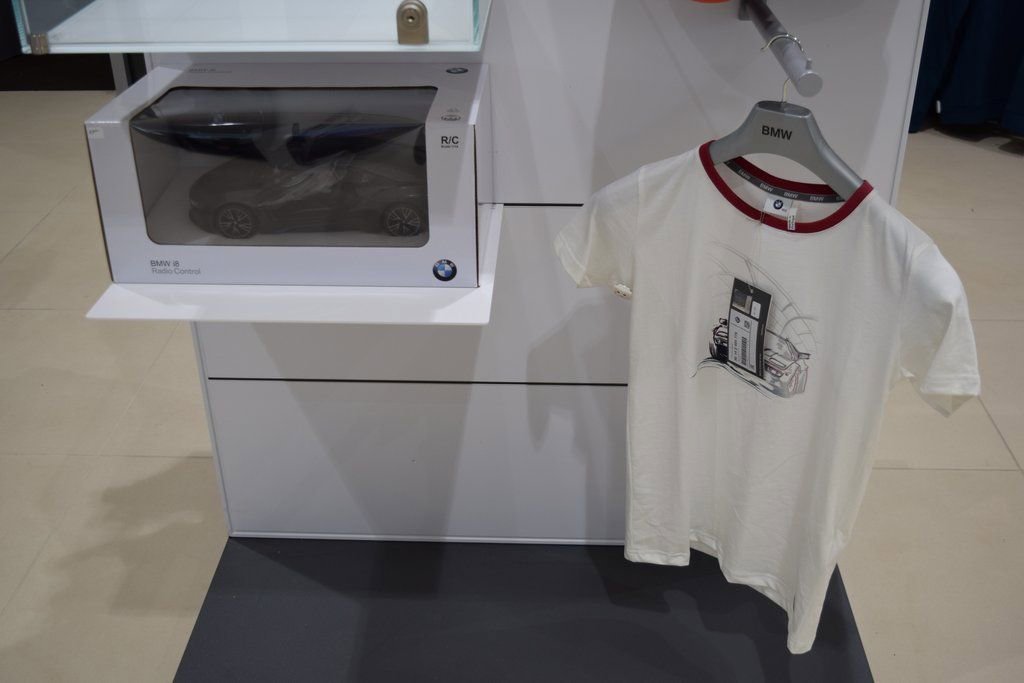 Used 2025 BMW i5 xDrive40 w/ Premium Package image 68