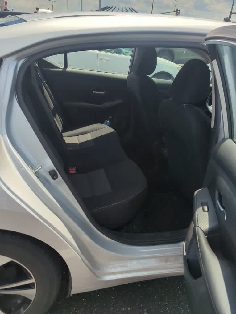 Used 2022 Nissan Sentra SV w/ All-Weather Package FWD image 4