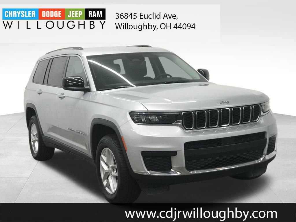 Used 2023 Jeep Grand Cherokee L Laredo image 3