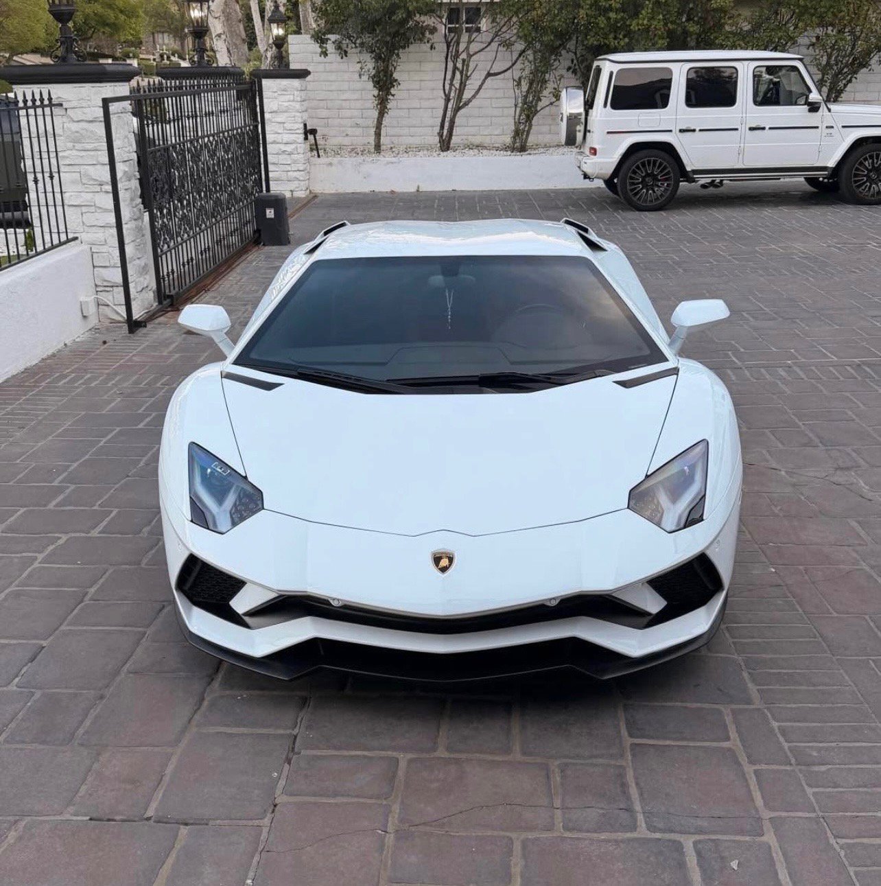 Used 2018 Lamborghini Aventador S image 4