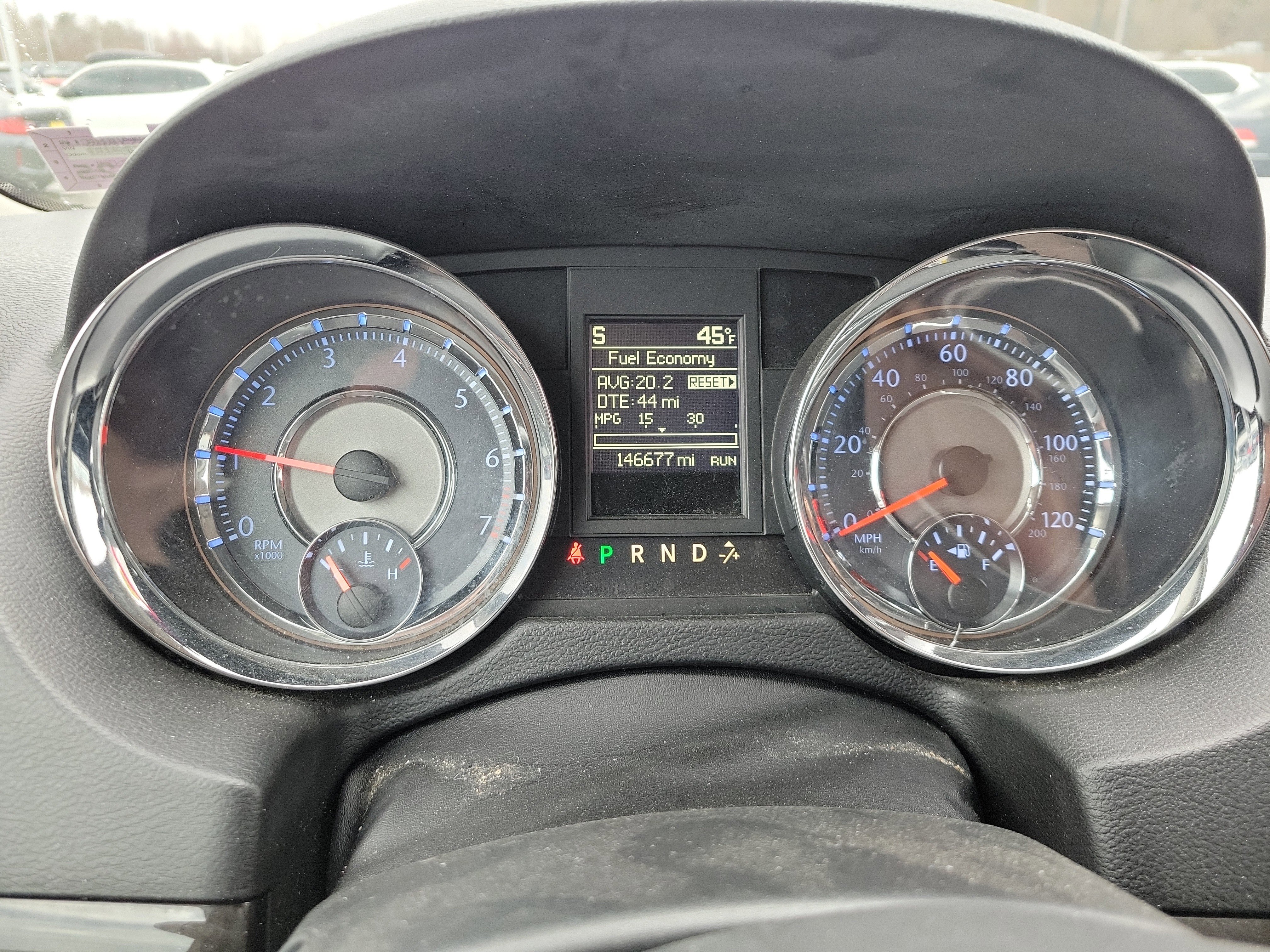 Used 2016 Chrysler Town & Country Touring image 18