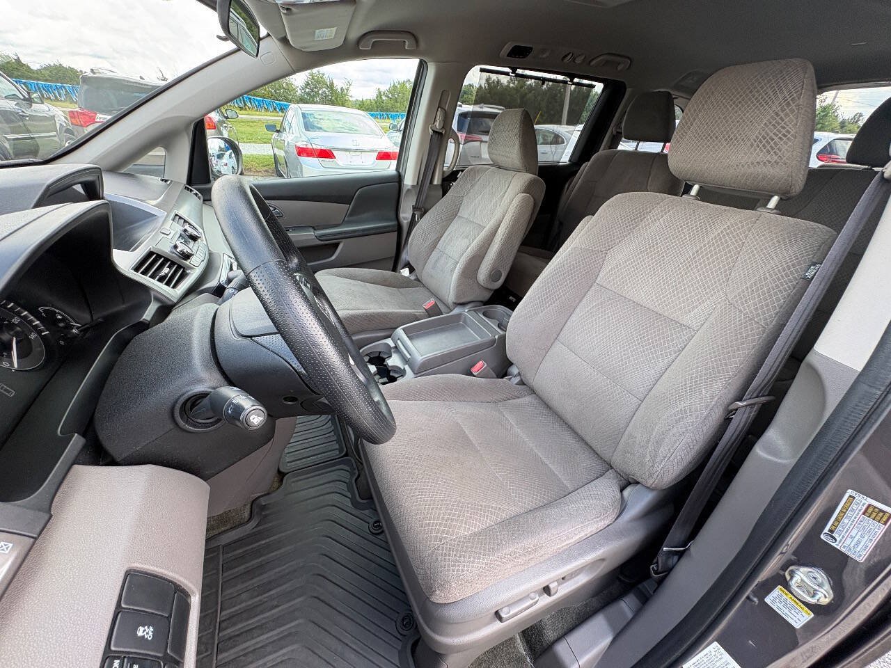 Used 2016 Honda Odyssey SE image 7