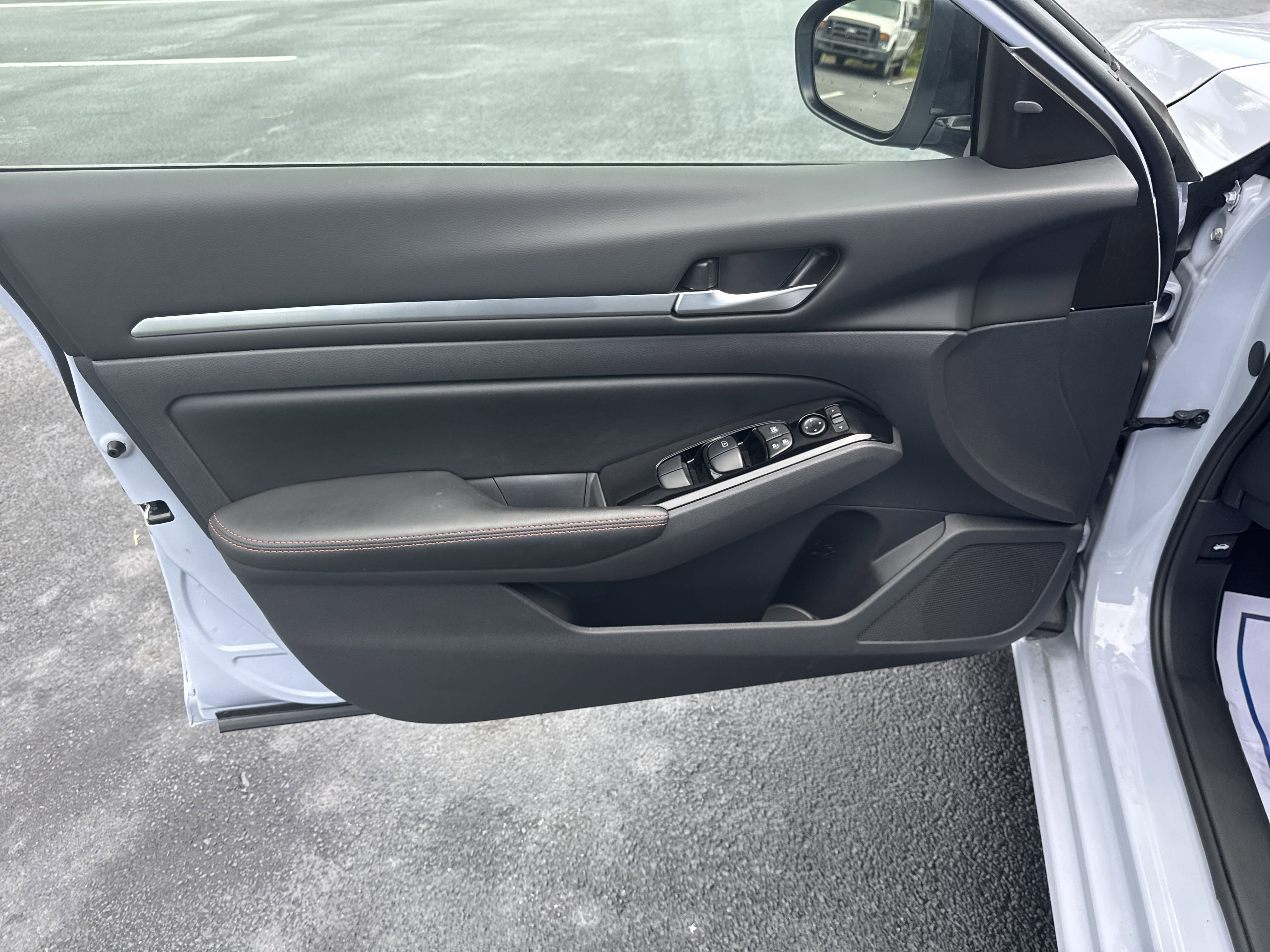 Used 2024 Nissan Altima 2.5 SR image 22