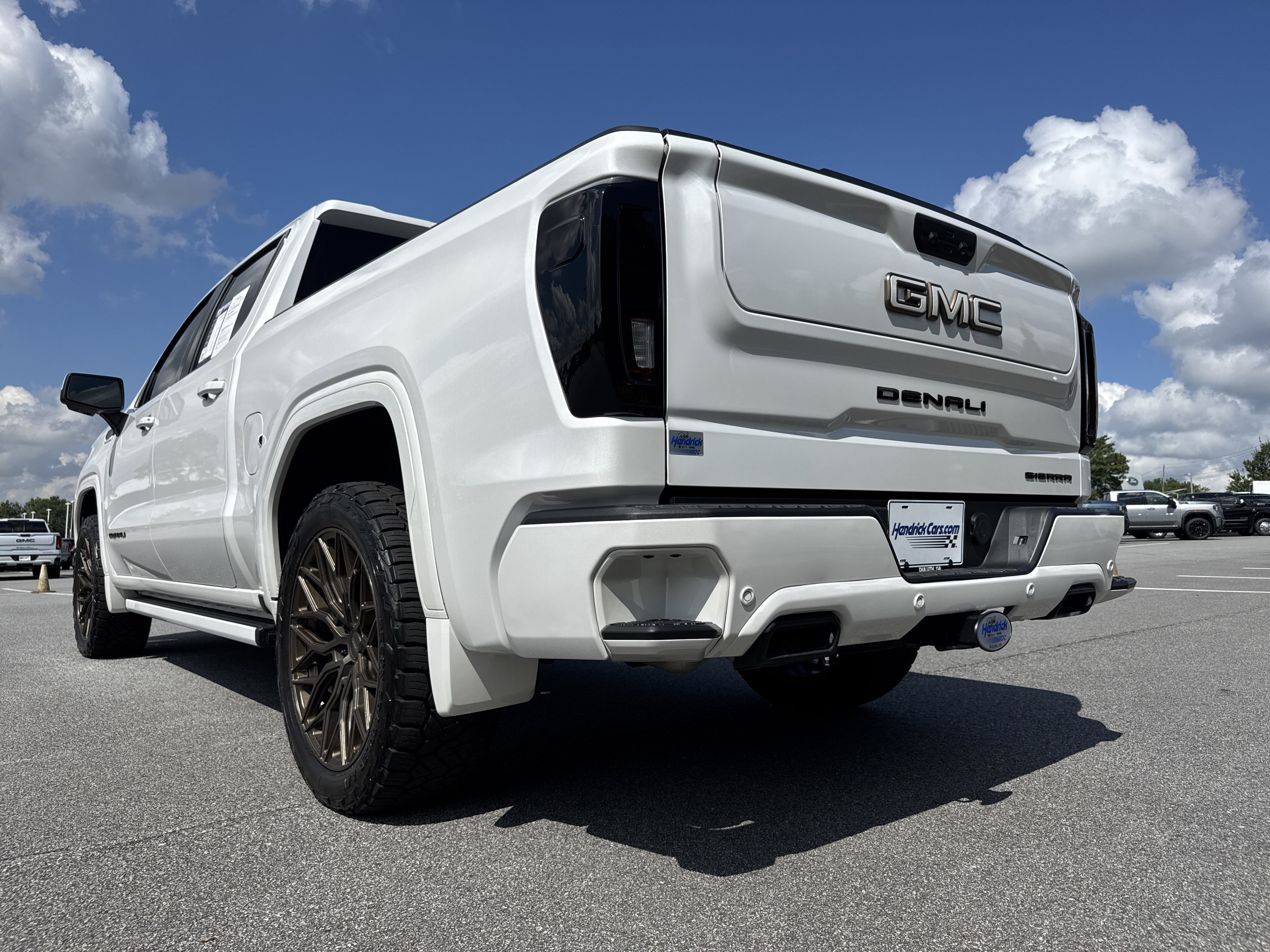 Used 2024 GMC Sierra 1500 Denali Ultimate AWD/4WD image 8