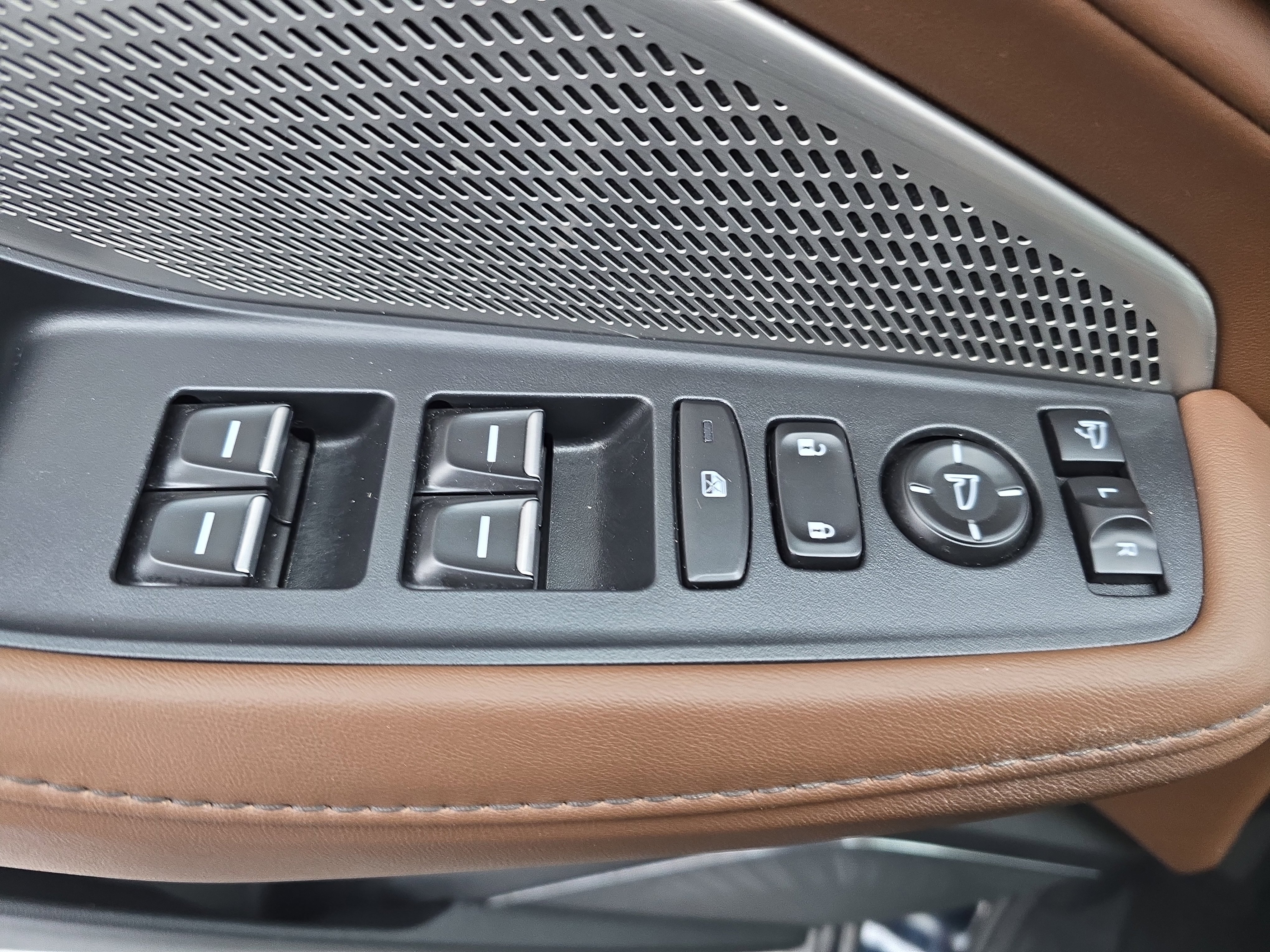 Used 2023 Acura MDX FWD w/ Technology Package image 30