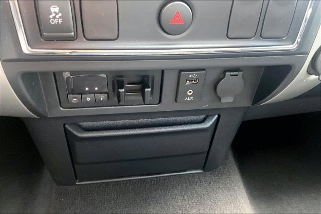 Used 2017 Nissan Titan SV RWD image 29