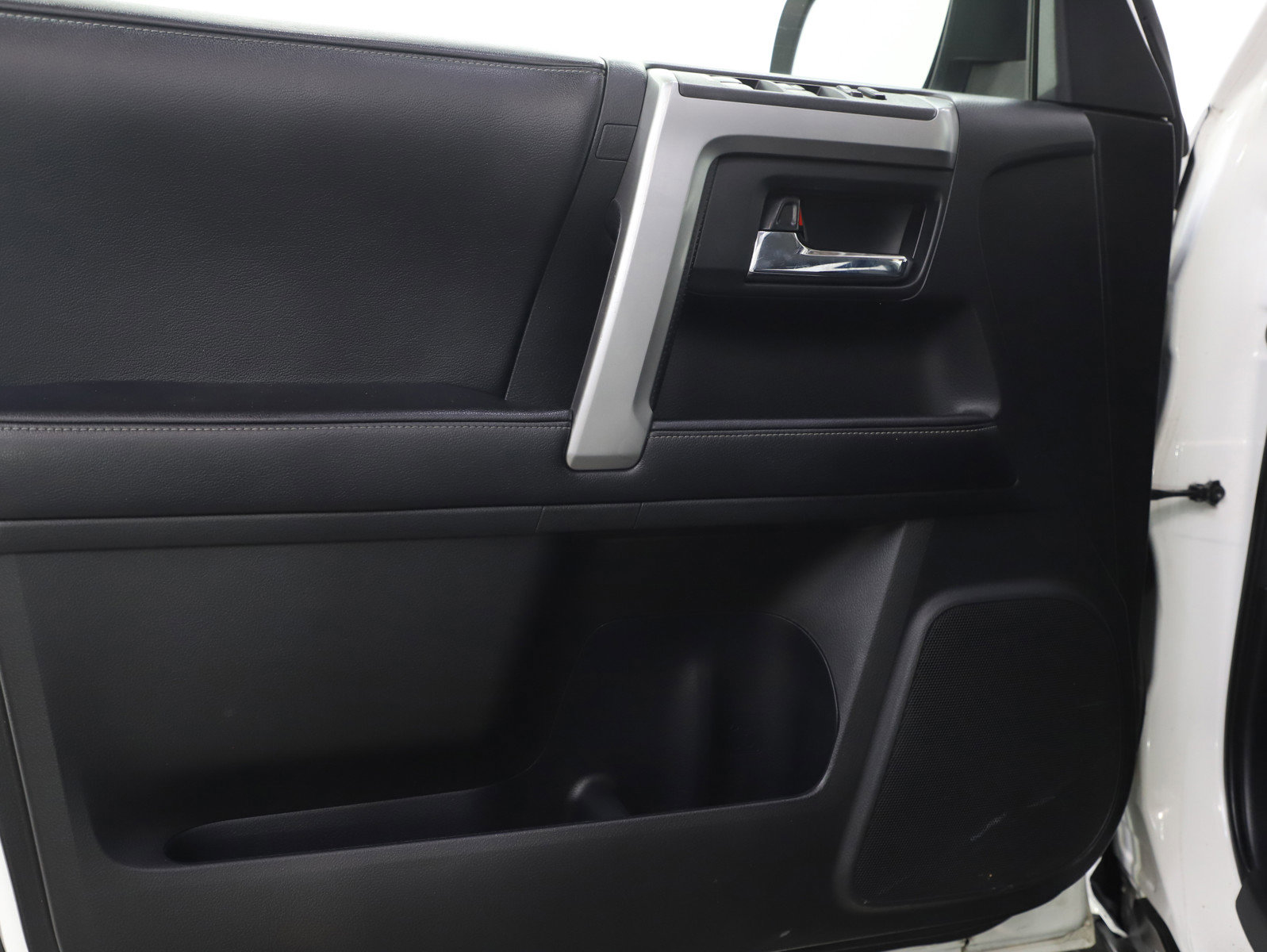 Used 2016 Toyota 4Runner SR5 image 18