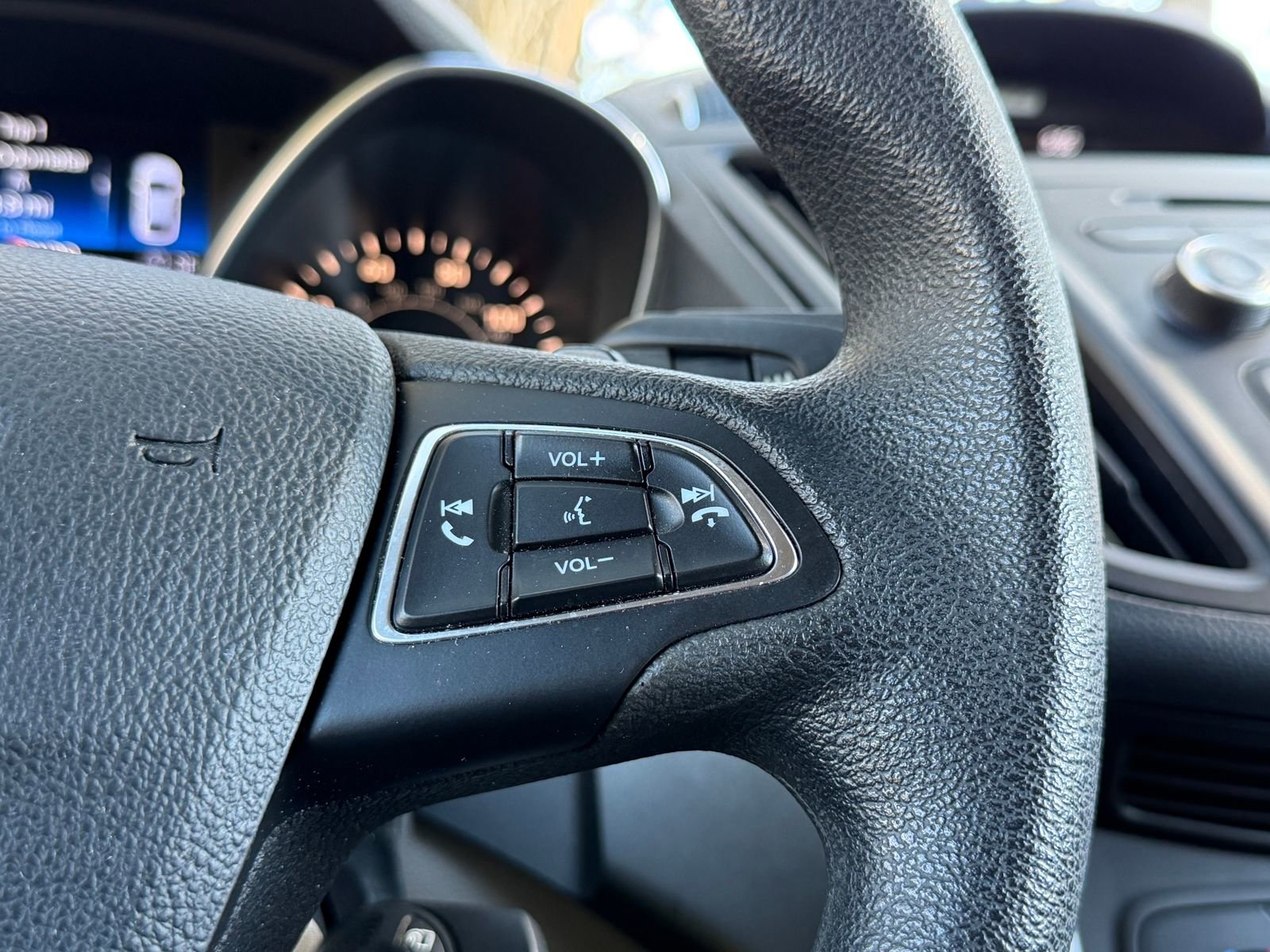 Used 2017 Ford Escape SE image 22