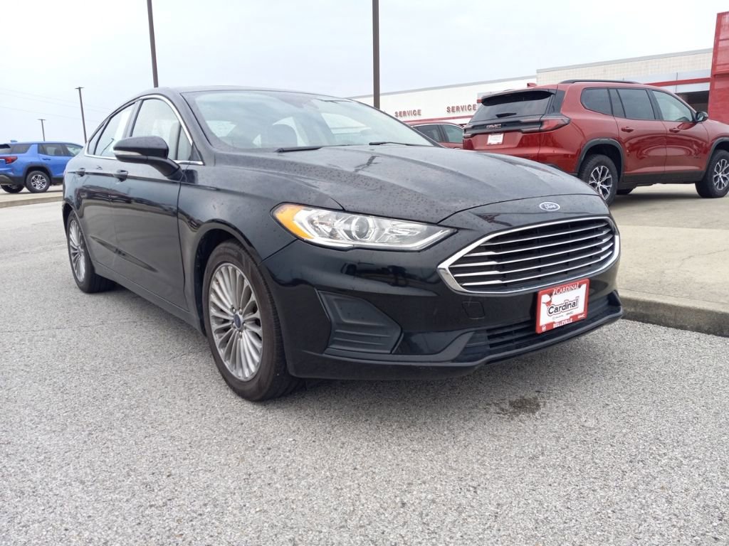 Used 2020 Ford Fusion SE image 2