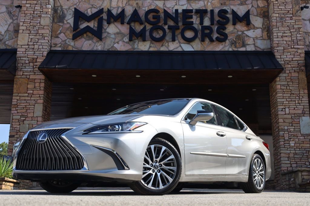 Used 2019 Lexus ES 300h w/ Premium Package