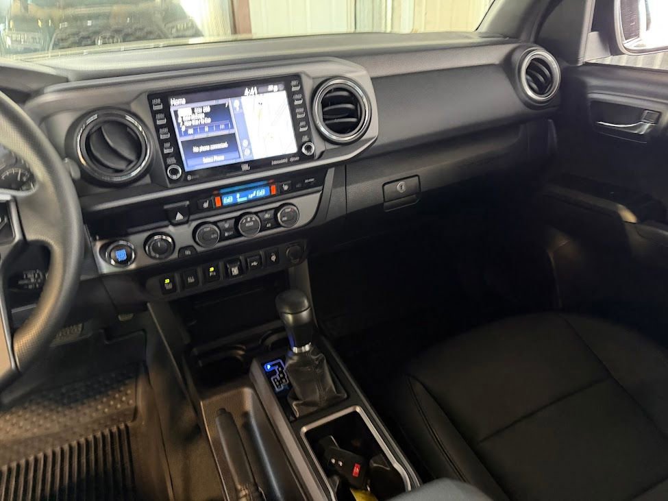 Used 2021 Toyota Tacoma TRD Off-Road w/ TRD Premium Off Road Package AWD/4WD image 13
