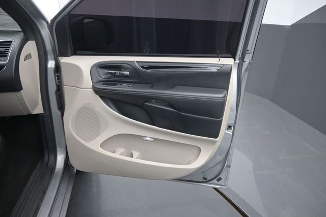Used 2018 Dodge Grand Caravan SXT FWD image 20